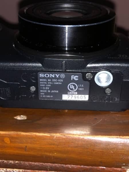 Sony cyber shot digital camera 10.1mp dsc h20 6