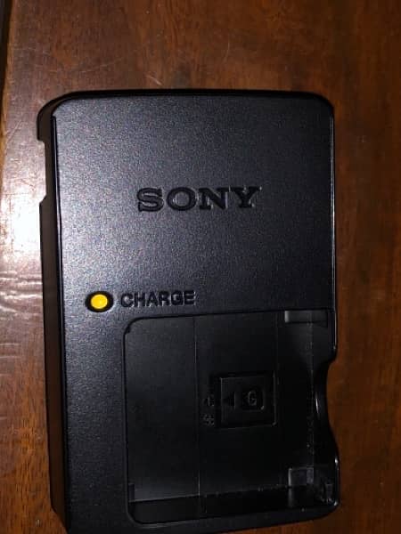 Sony cyber shot digital camera 10.1mp dsc h20 8