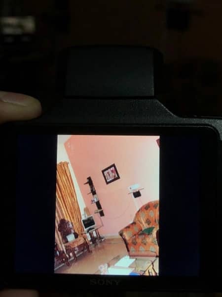 Sony cyber shot digital camera 10.1mp dsc h20 16