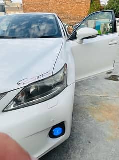 Lexus CT200h 2011