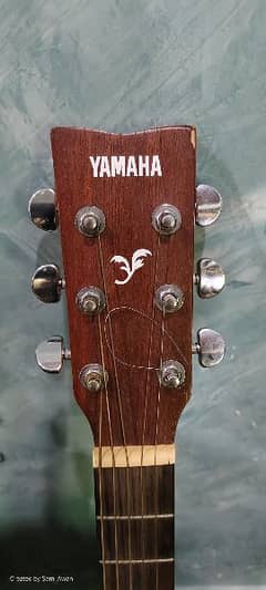 Yamaha F600 Guitar