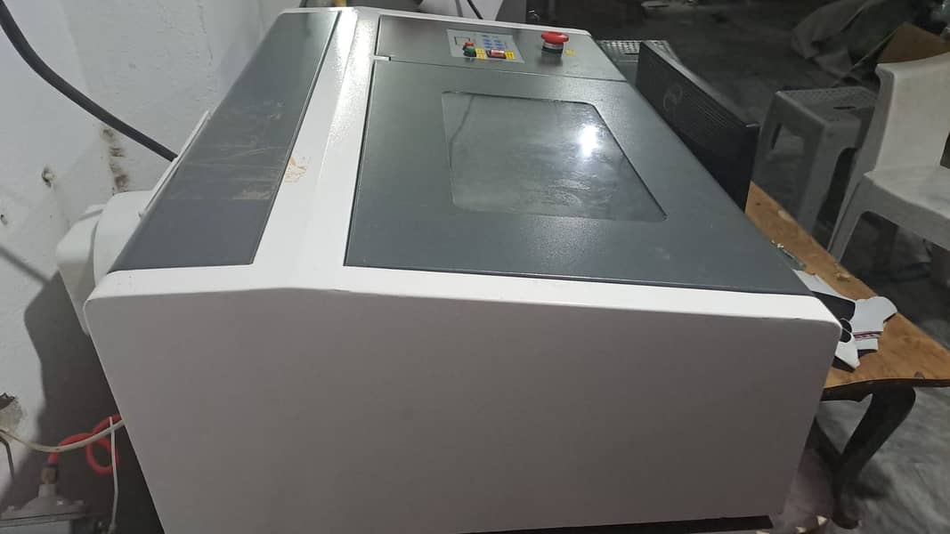 Co2 Laser Cutting Machine, 50 Watts 1