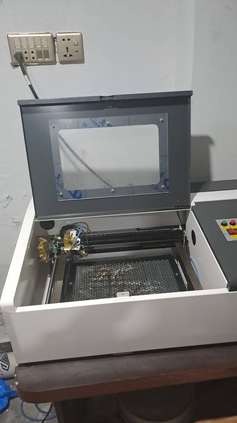 Co2 Laser Cutting Machine, 50 Watts 3