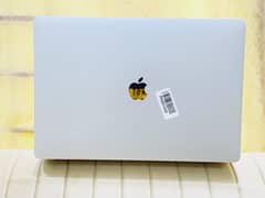 Apple macbook pro 2018 core i7 16/512