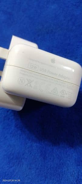 Apple 12w usb power adapter for iphone & ipad original ha 1