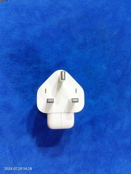 Apple 12w usb power adapter for iphone & ipad original ha 3