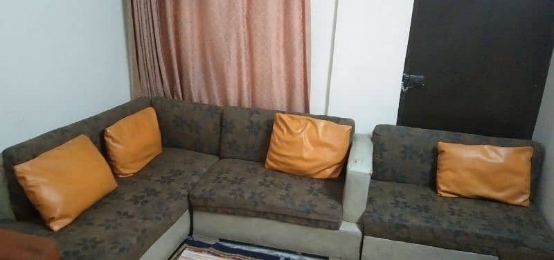 urgent sale 7 seater sofa set 1