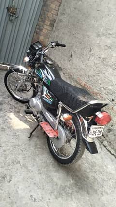 Honda 125 for sale in lush condition