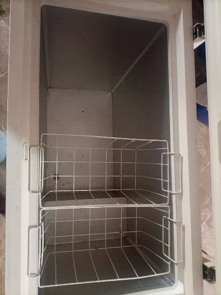 Hair deep freezer in good condition 9