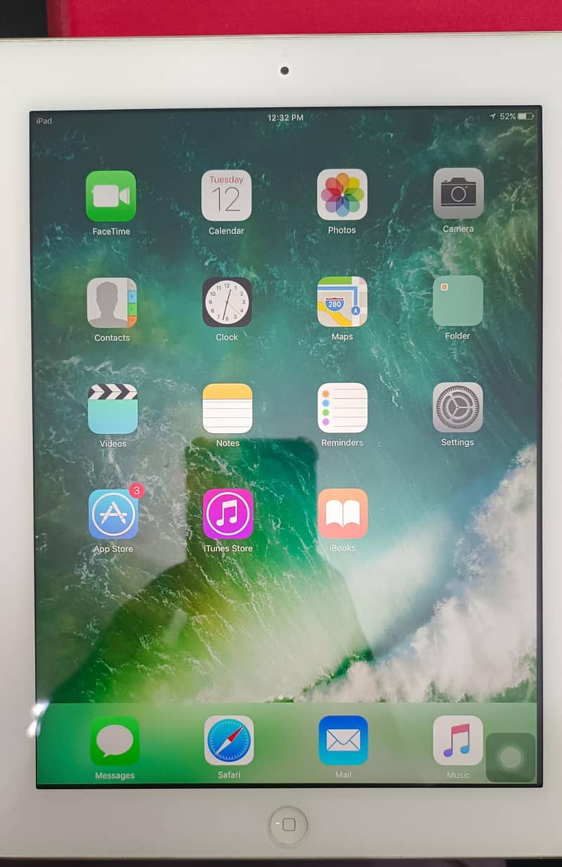 IPAD 4 Model a1458 condition 10/10 (factory unlocked) apps installed 1