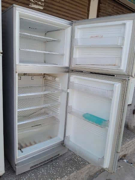 Pel Fridge for sale full in lush condition. 2