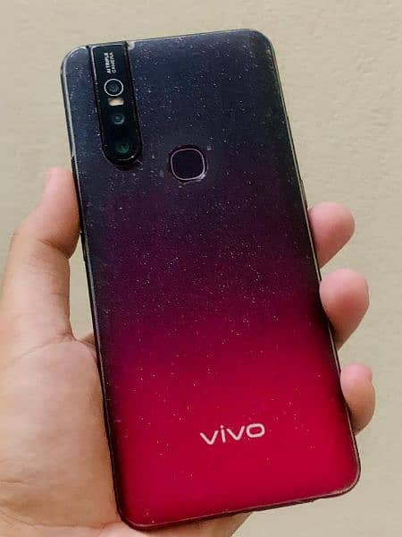 vivo v15 tripple Camera 6gb Ram 64Rom 1