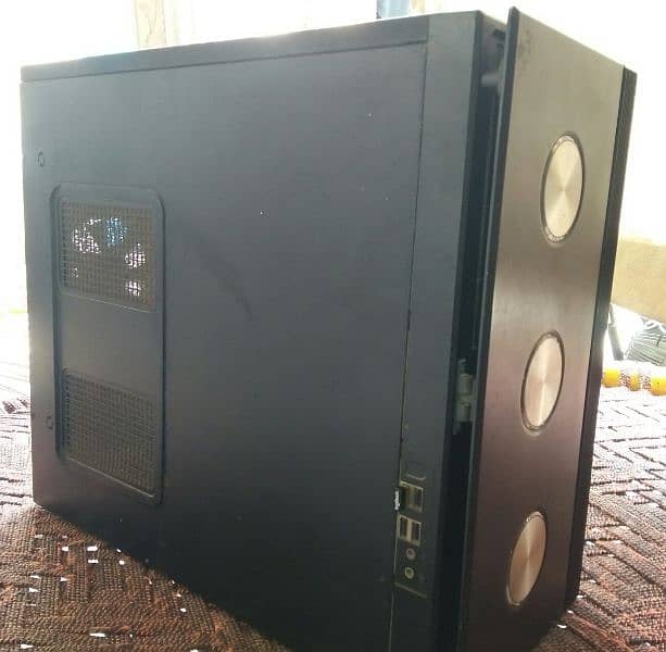 Intel Xeon E3-1225-V3 Gaming PC (4th Generation) 5