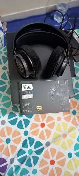 Philips Fidelio headphones 2