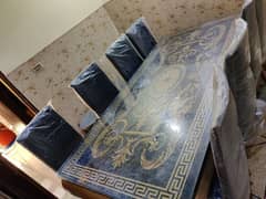 8 seater dinning table full size with new condition