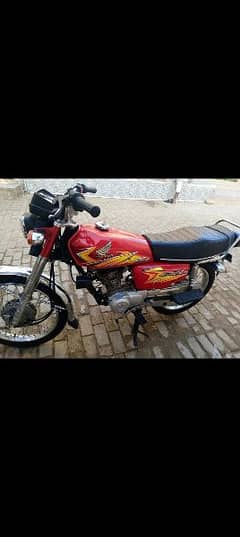 125cc 9000 km running genuine condition total