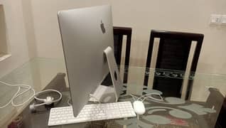 Apple iMac2015 Core i5 21”,16GB Ram,1.02TB Fusion Drive(32GB+1TB)