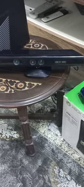 Xbox 360 Slim With Two Controllers And Kinect Available 4