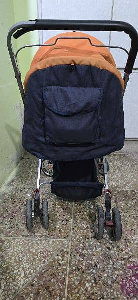 pram in very good condition 1