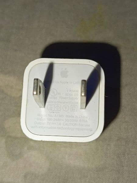 Iphone 5W charger 1