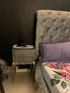 King Size Bed with Side Tables (Read Ad)