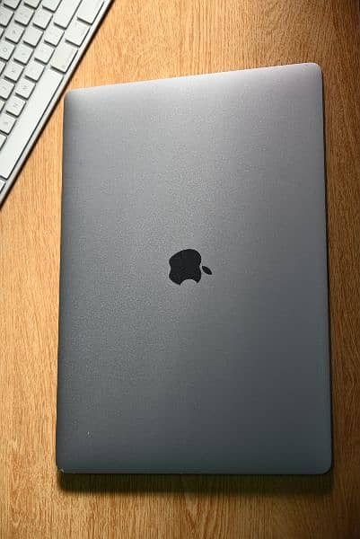 MacBook pro 2019 0