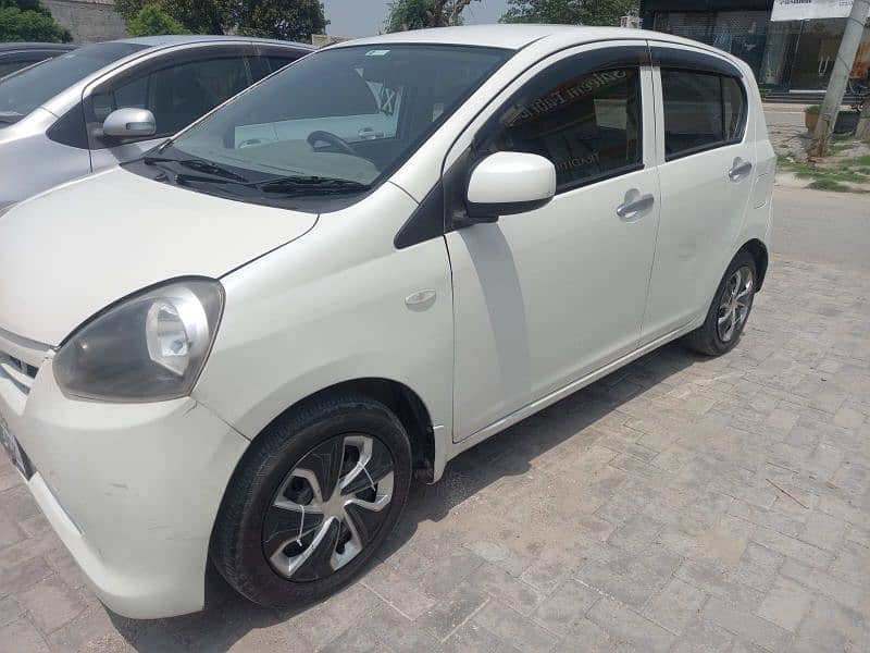 Daihatsu Mira 2013 2