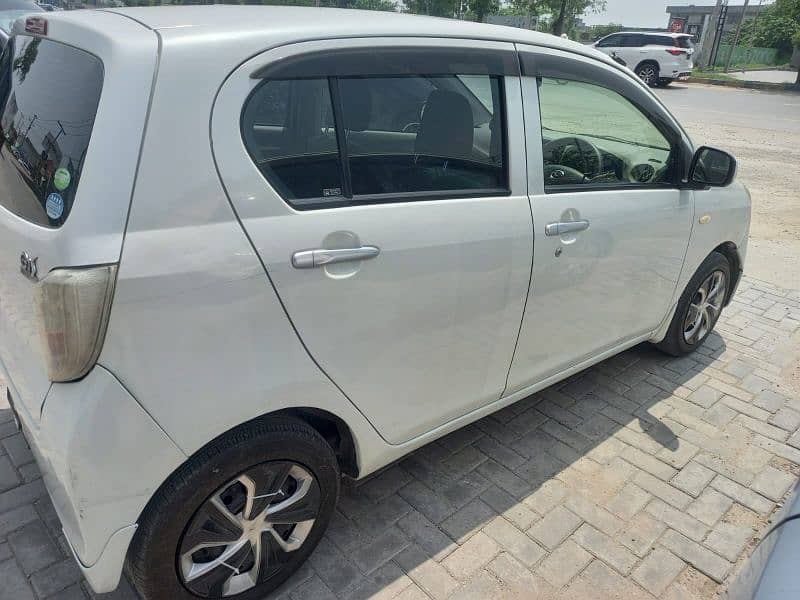 Daihatsu Mira 2013 3