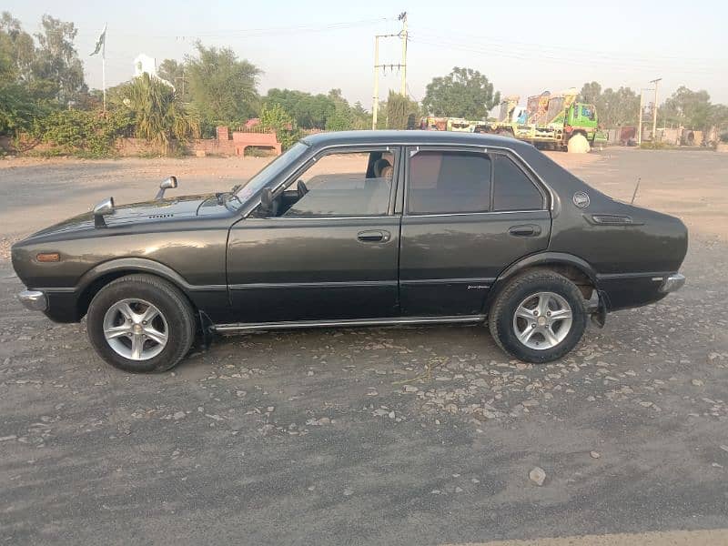 Toyota Corolla XE 1976 good condition jauharabad city khushab 2