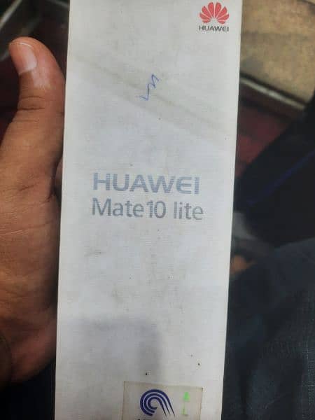 iam selling my huawei mate 10 lite. . . with box 4