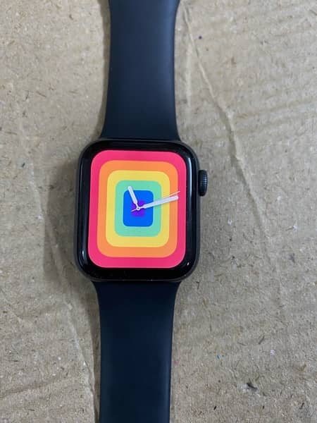 Apple watch series 4 40mm new just like new for sale 3