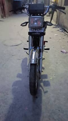 Honda 125 Urgently sale all ok red colour