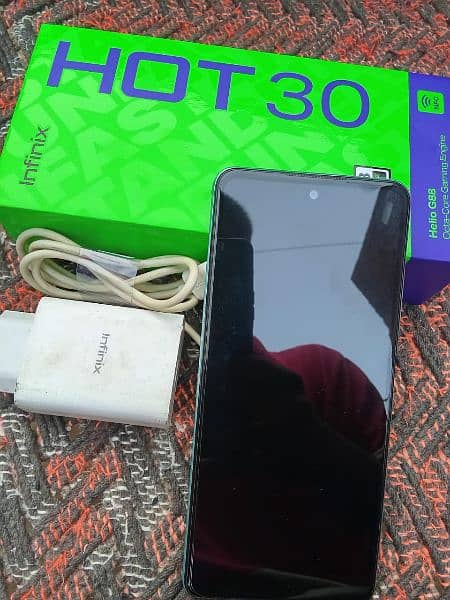 Infinix Hot 30 10/10 8gb 128 2