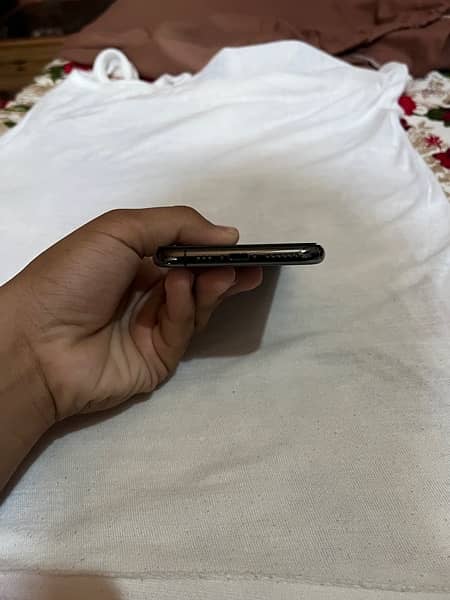 iPhone 11 Pro 256GB Factory Unlocked Non PTA 03056896805 5