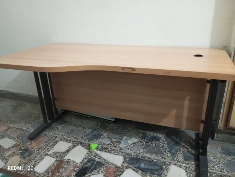 Office Table full size 3