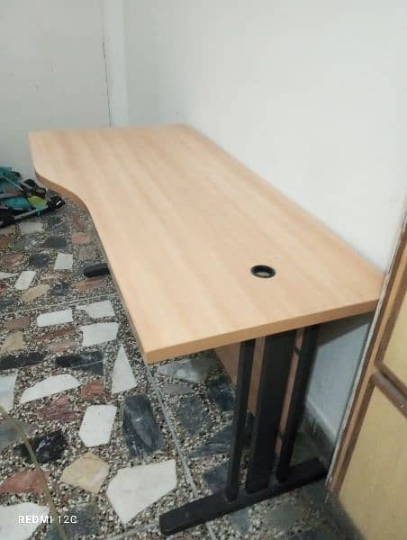 Office Table full size 5