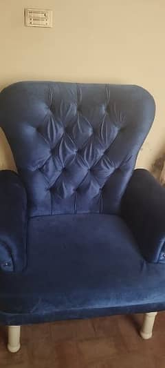 sofa set ⁷ seter in well condition