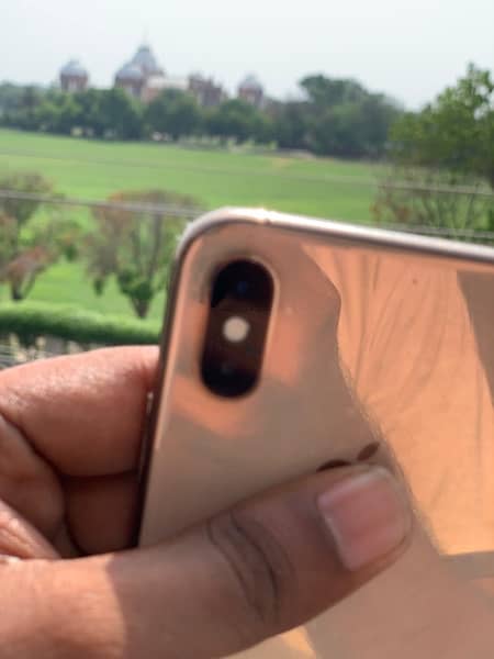 iphone xs pta Approved Gold colour 3