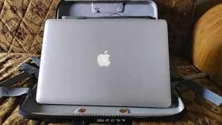 Orignal apple macbook pro 15 inc 16 gb ram 500ssd