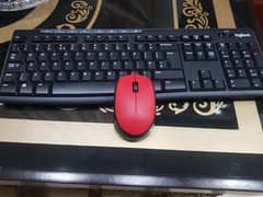 Wireless Logitech keyboard and mouse