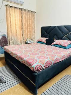 complete bed set + dressing table