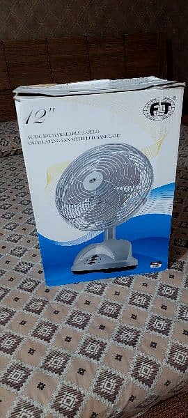 FT table fan with light 1