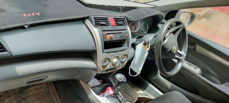 Honda City IVTEC 2011 in Genuine Condition 0