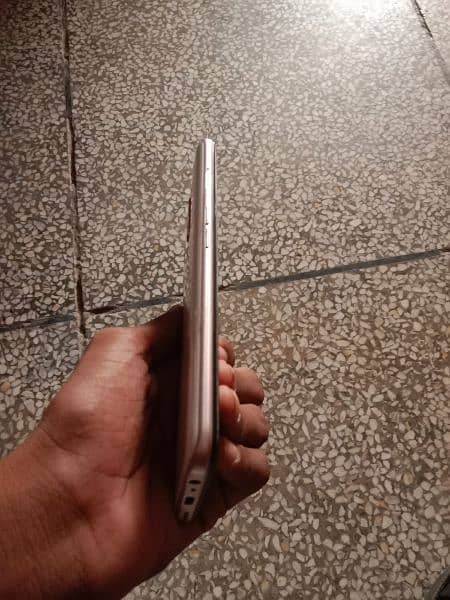 oppo A5/2020 3/64 10/8  price 20000 3