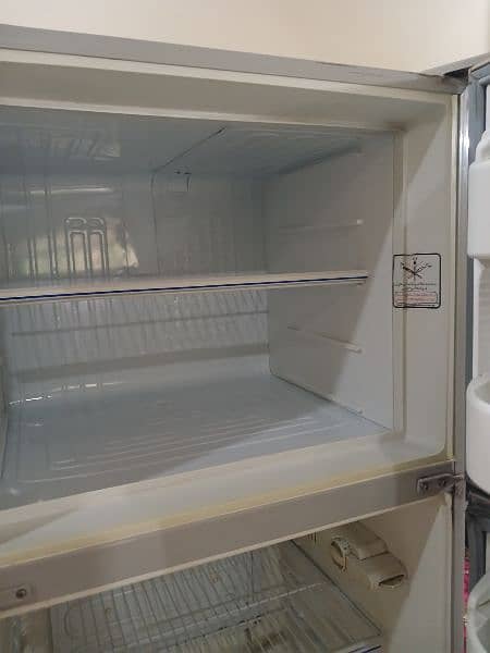 Dawlance Refrigerator For Urgent Sale 4