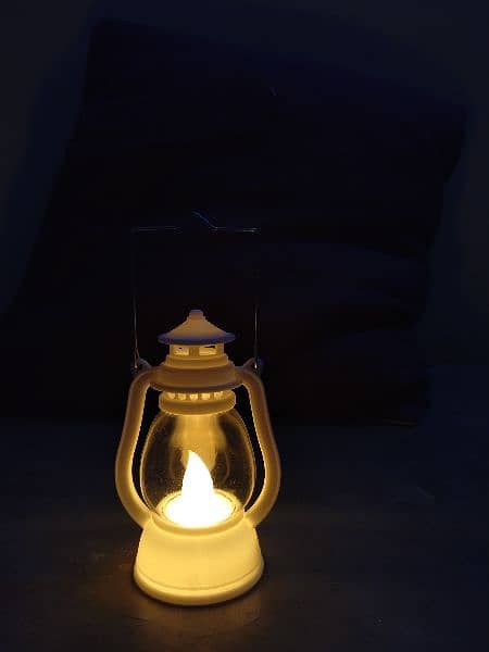 LED Lantern, Powered By The Battery 7