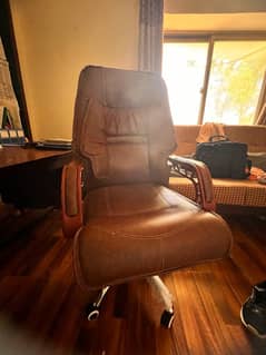 Soft Large sized Leather / Iron Executive Office Chair
