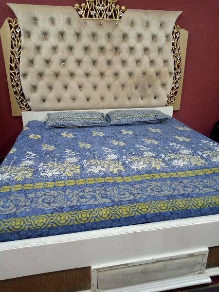 complete bed Set just 1 year used for Sale 5