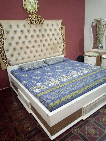 complete bed Set just 1 year used for Sale 6