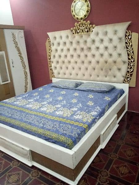 complete bed Set just 1 year used for Sale 8